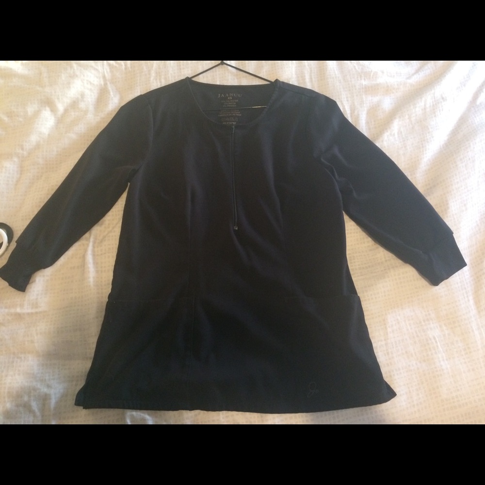 Jaanuu scrub top